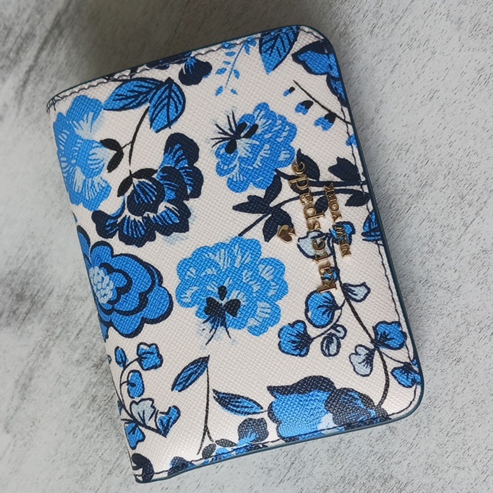 Kate Spade Madison Vase Floral Printed Med Blue White Bi-Fold Leather Wallet